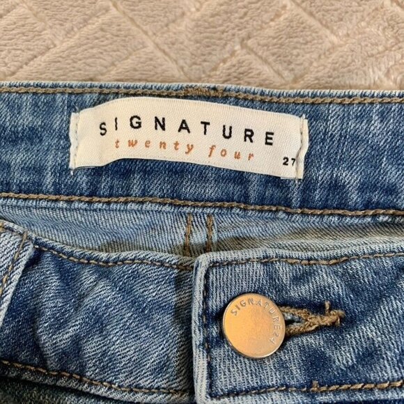 Signature Twenty Four Womens 27 Denim Jeans Blue Baggy Straight Leg Distressed - Picture 4 of 12